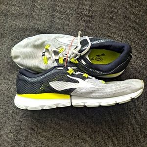 Brooks neuro 3 running shoes